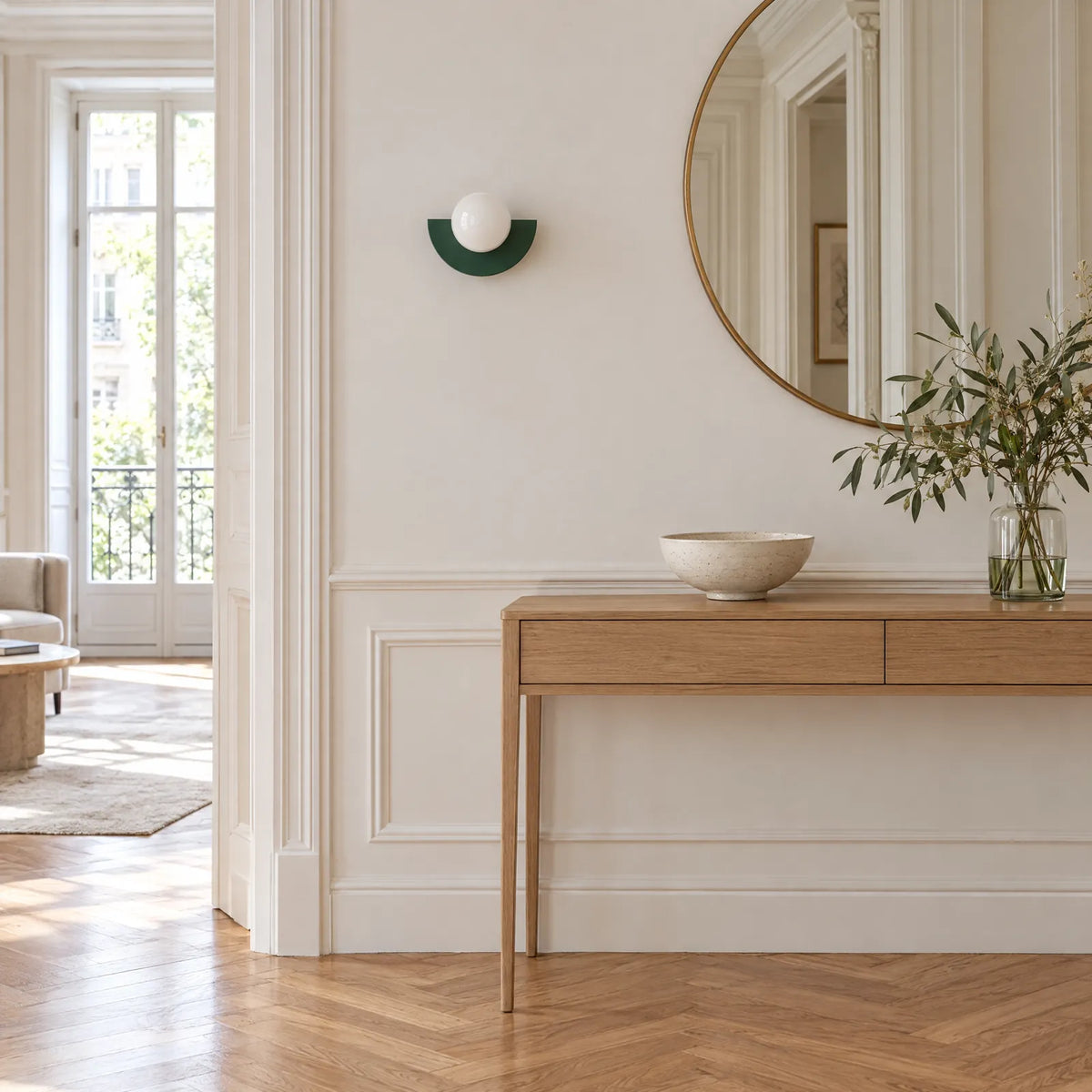 Applique Polux verte dans une entrée avec console en chêne