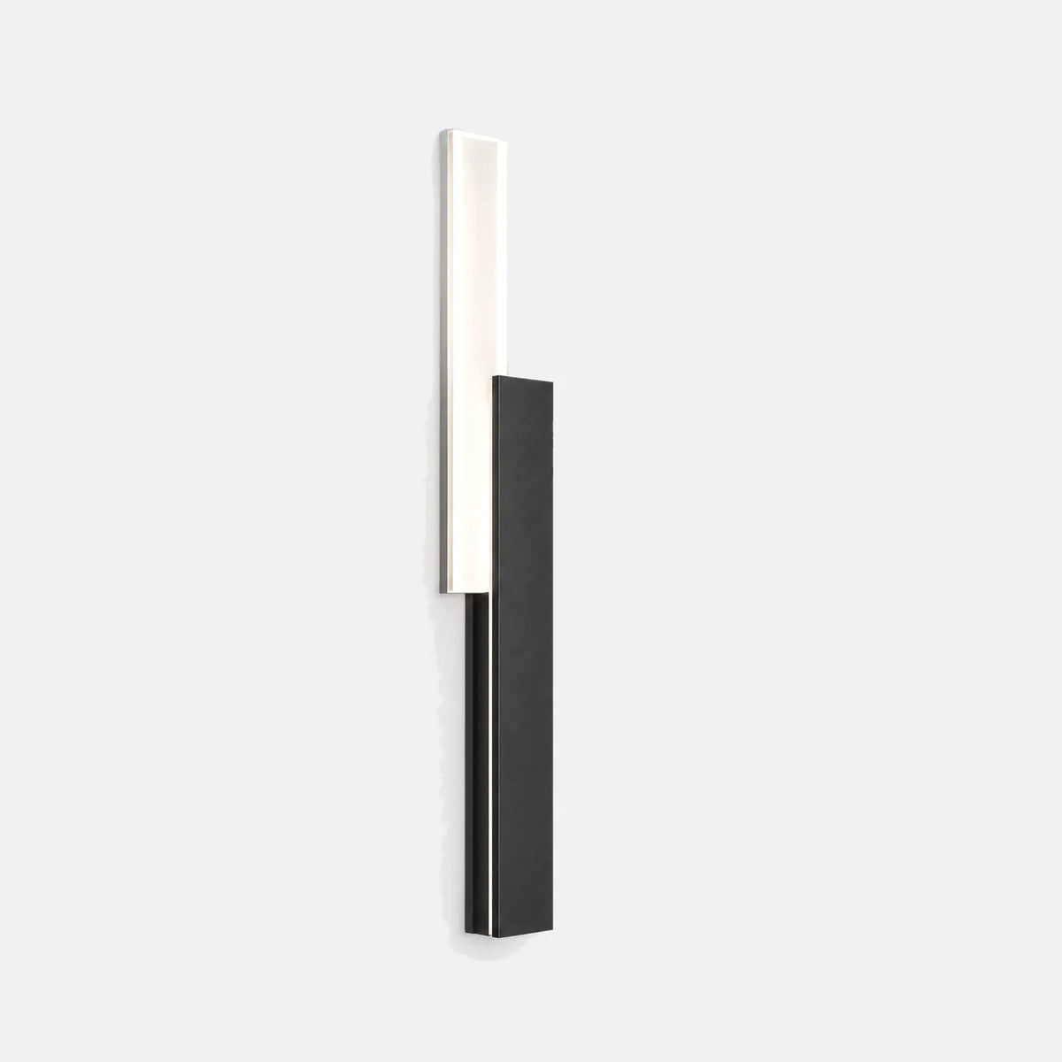 Applique extérieure Zuric, barre noire et barre LED blanche décalées, sur fond uni