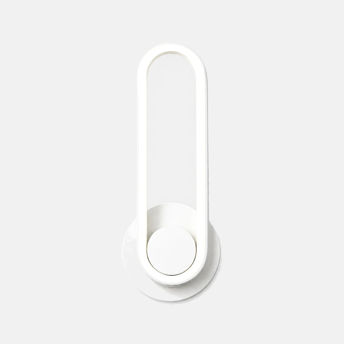 Applique LED orientable Lucio blanche, anneau ovale lumineux, sur fond uni