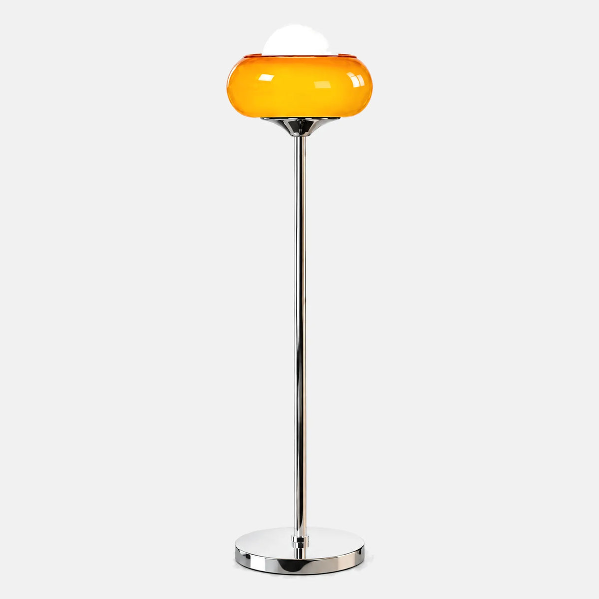 Lampadaire rétro Yevo 158 cm, verre ambré, globe opalin et pied chromé, photo sur fond uni