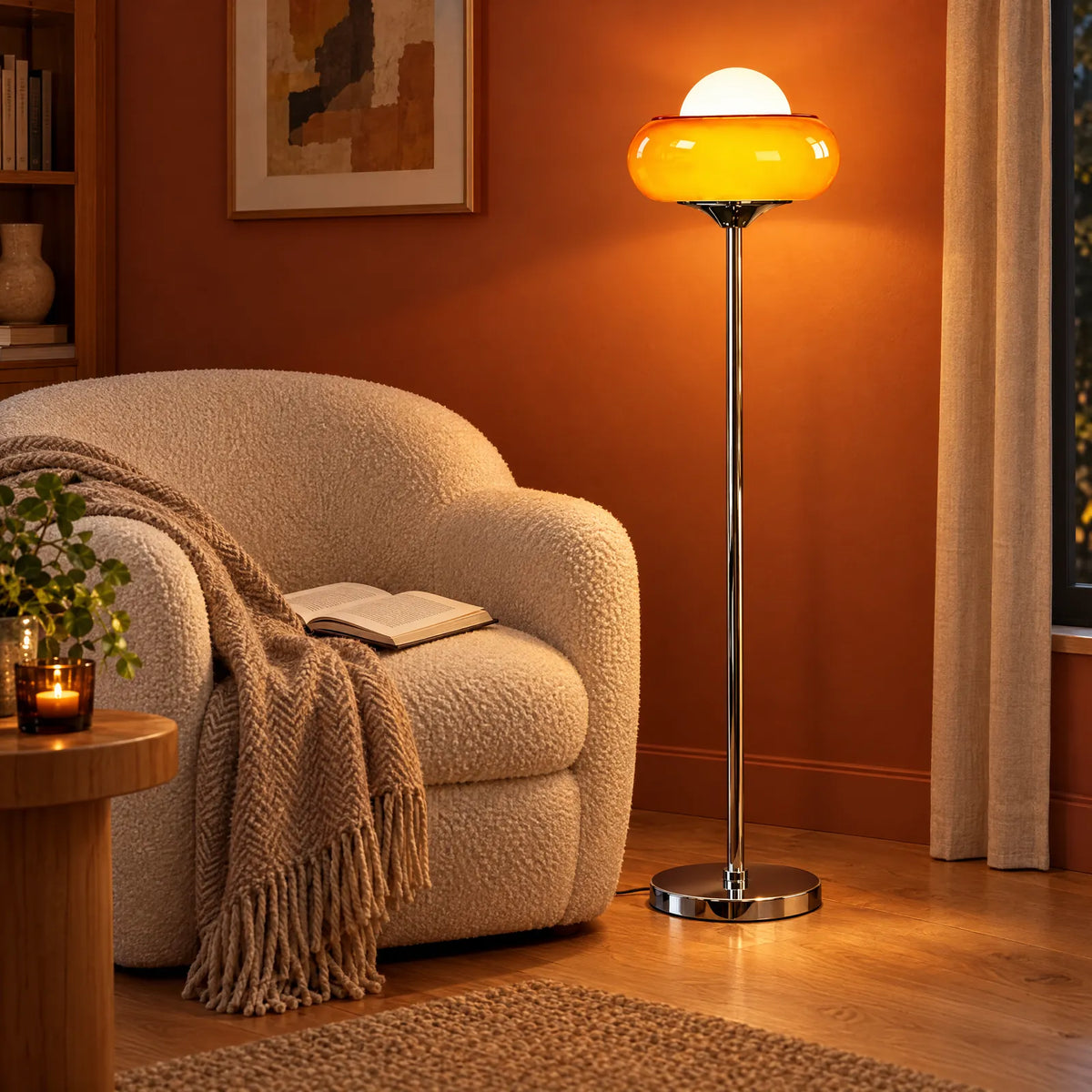 Lampadaire rétro Yevo allumé dans un coin lecture