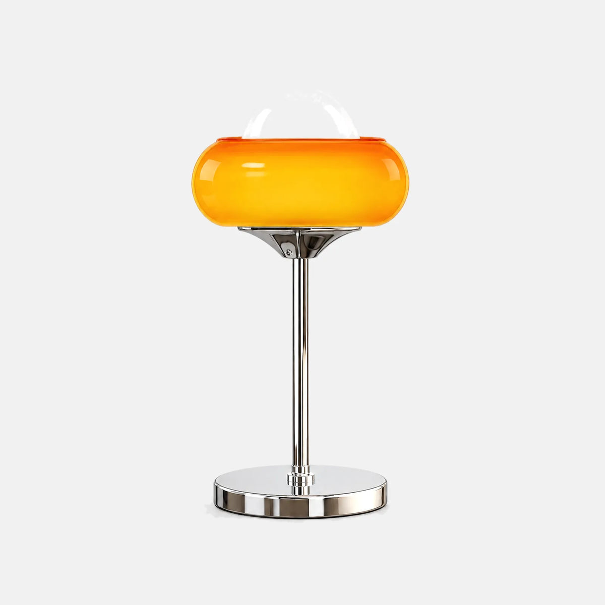 Lampe de table rétro Yevo 38,5 cm, verre ambré, globe opalin et pied chromé, photo sur fond uni