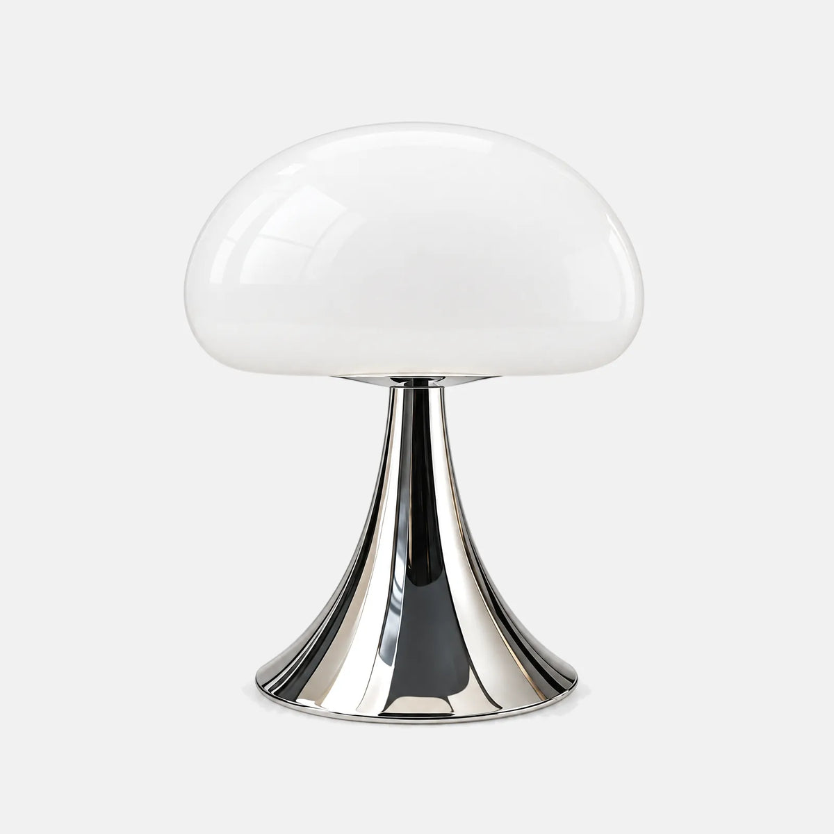 Lampe champignon chromée Satur blanche, globe en verre opalin et pied chromé, sur fond uni
