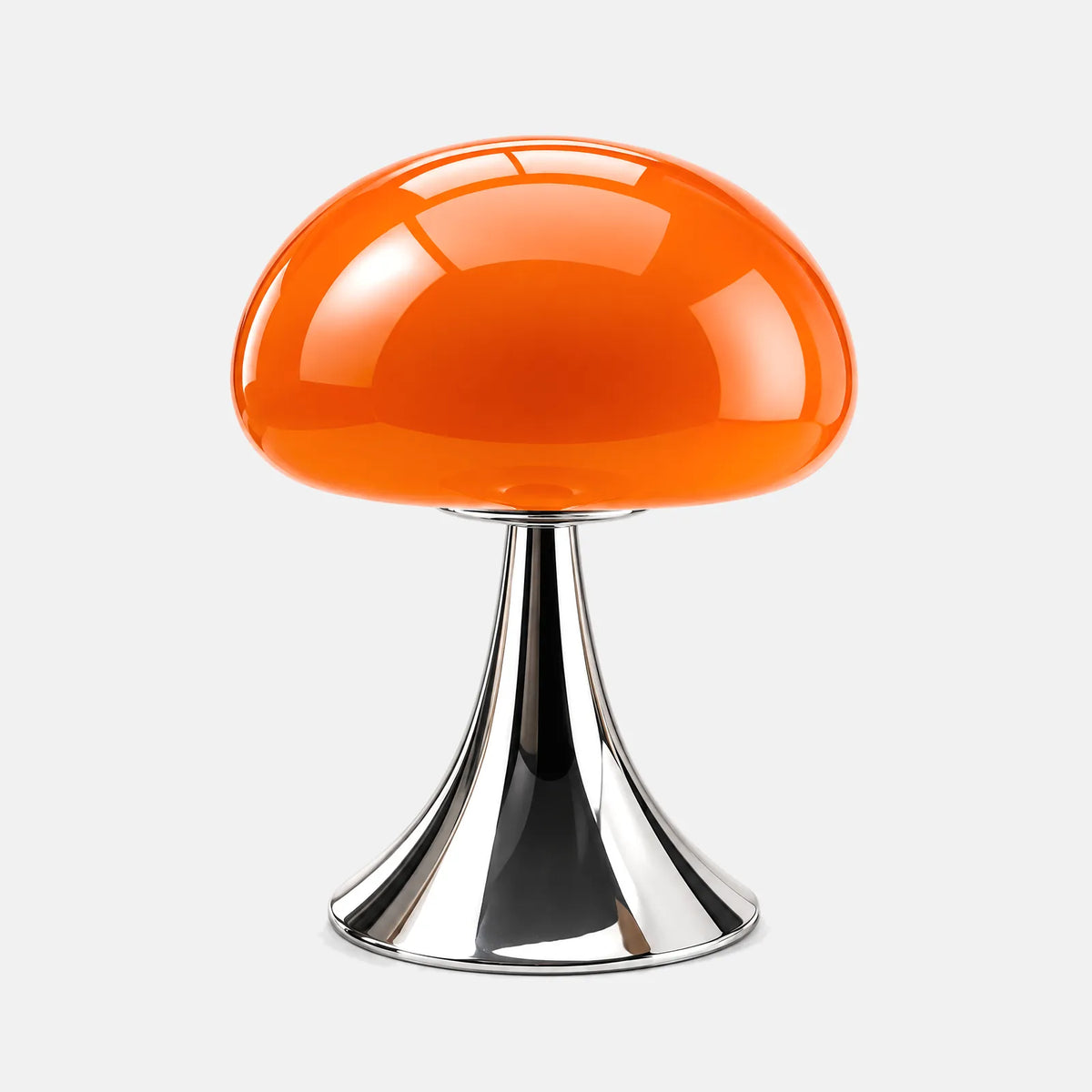 Lampe champignon chromée Satur orange, globe en verre opalin et pied chromé, sur fond uni