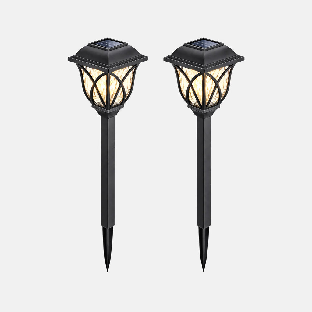 Lot de 2 lampes de jardin solaires Dolia, lanternes noires sur piquet, sur fond uni