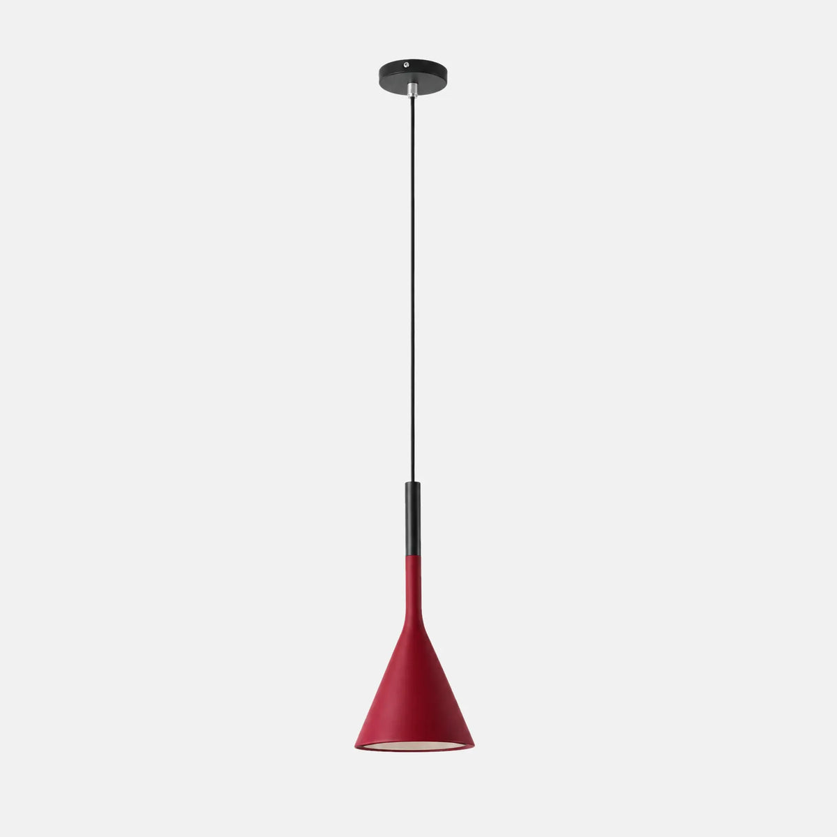 Lampe suspendue moderne Actis rouge, abat-jour conique en métal, sur fond uni