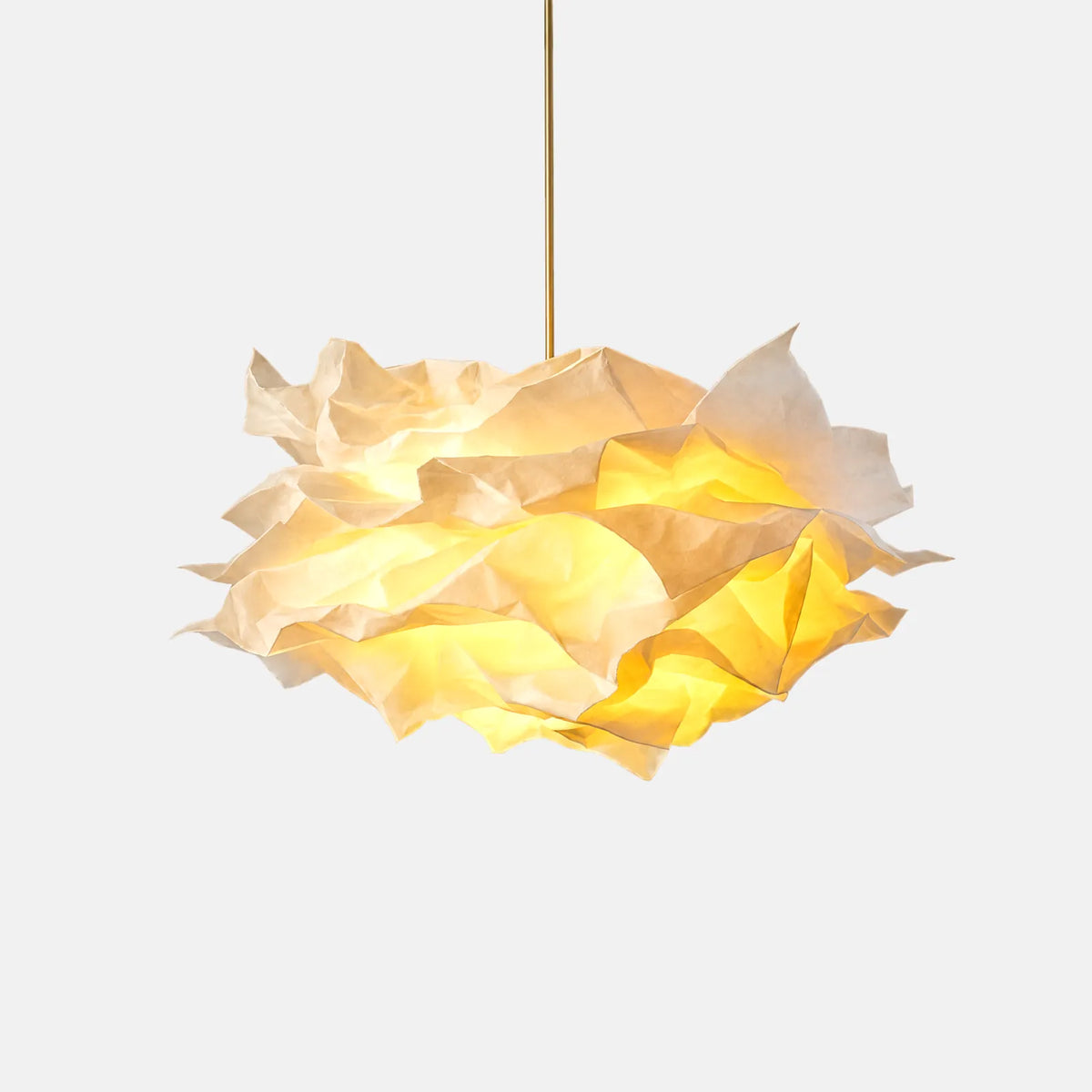 Lustre papier blanc Blanco, nuage de pétales en papier froissé, sur fond uni