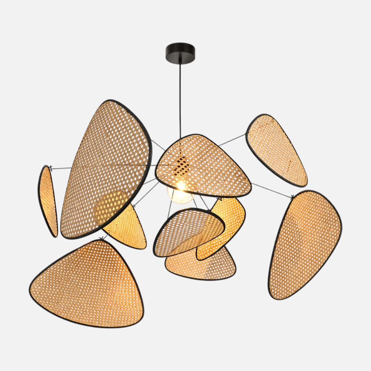Suspension lustre rotin - Iva Suspension lustre rotin - Iva Éclairez avec style !